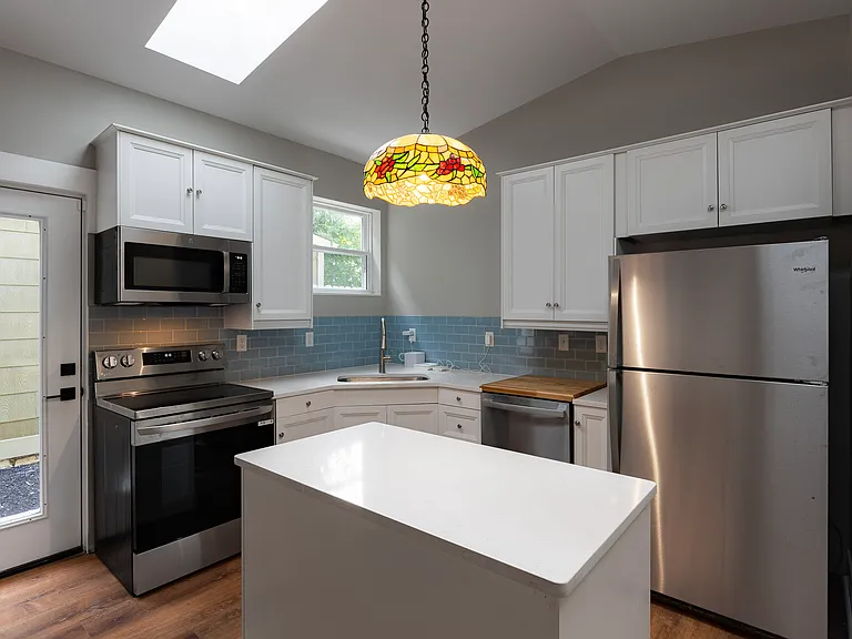 513 Pershing Ave — Photo 6