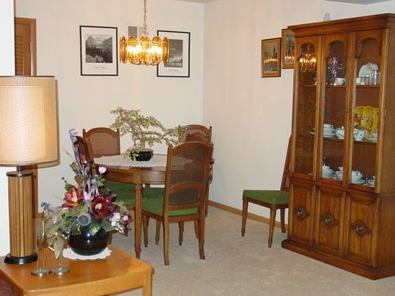 4th image of 9331 Queenston Dr