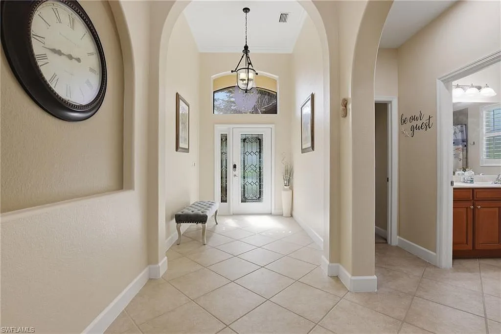 4 bed, 2.5 bath, 2554 sqft, $4,500 — Photo 4
