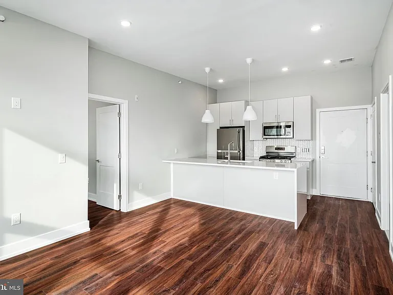 1527-29 Ridge Ave #1B — Photo 7
