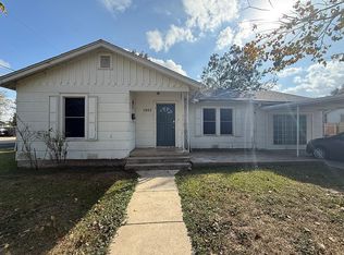 1907 Meadowlane St, Victoria, TX 77901