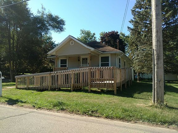 3rd image of 816 Orchard Glen Ave