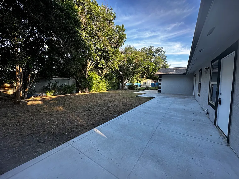 8426 Glen Ct — Photo 47