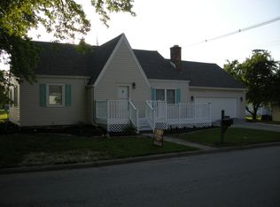 407 S Pine St, Wapakoneta, OH 45895