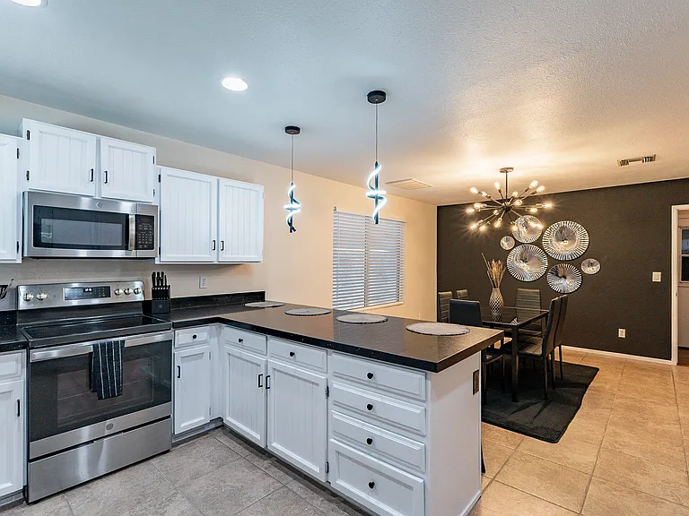 3911 W Desert Cove Ave — Photo 10