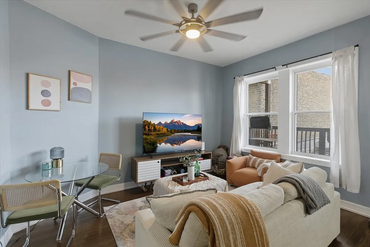 Building Photo - 4763 N Lincoln Ave #2R