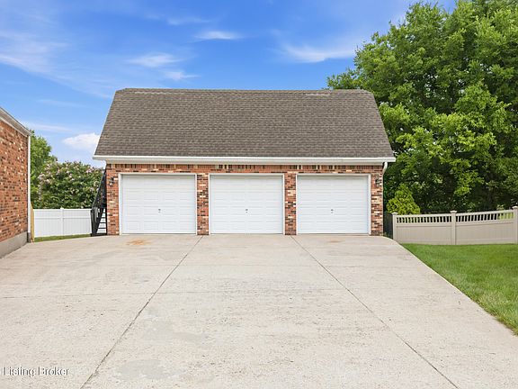 3rd image of 8404 Rodney Cir
