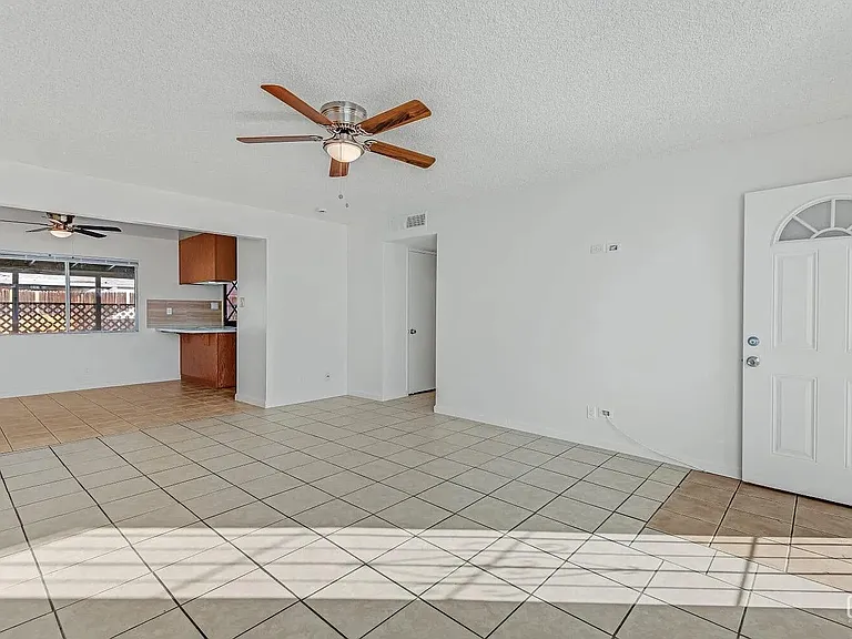 1930 Stillman Ave — Photo 5