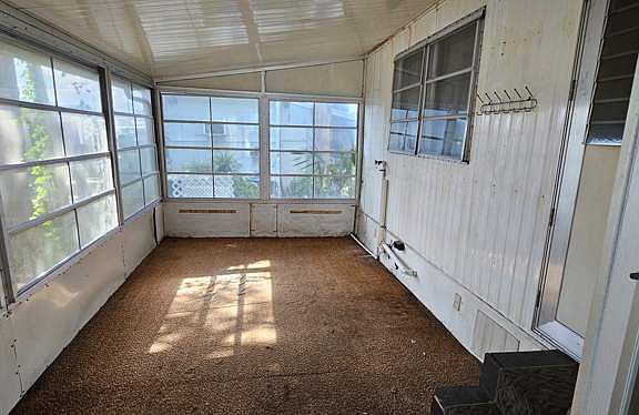 4th image of 1208 Lee St #21