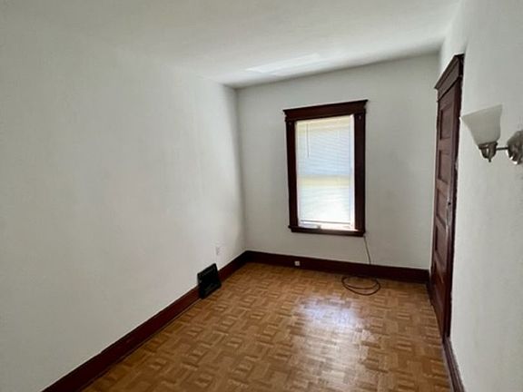 5th image of 10 Livingston St #2R