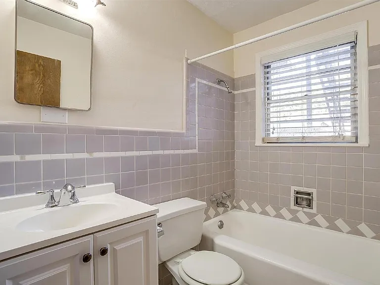 604 Monticello Dr #103 — Photo 9