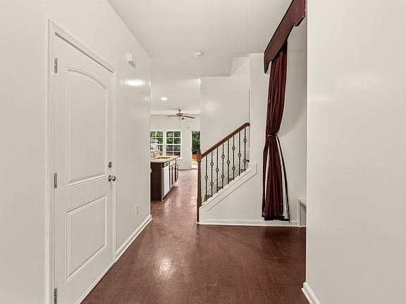 3rd image of 345 Cantle Dr