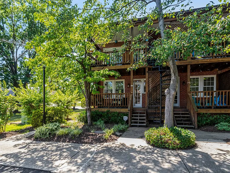 3 Russell Rd #3B — Photo 27
