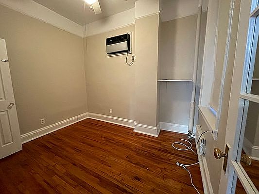 5th image of 40 1/2 Saint Marks Pl #2