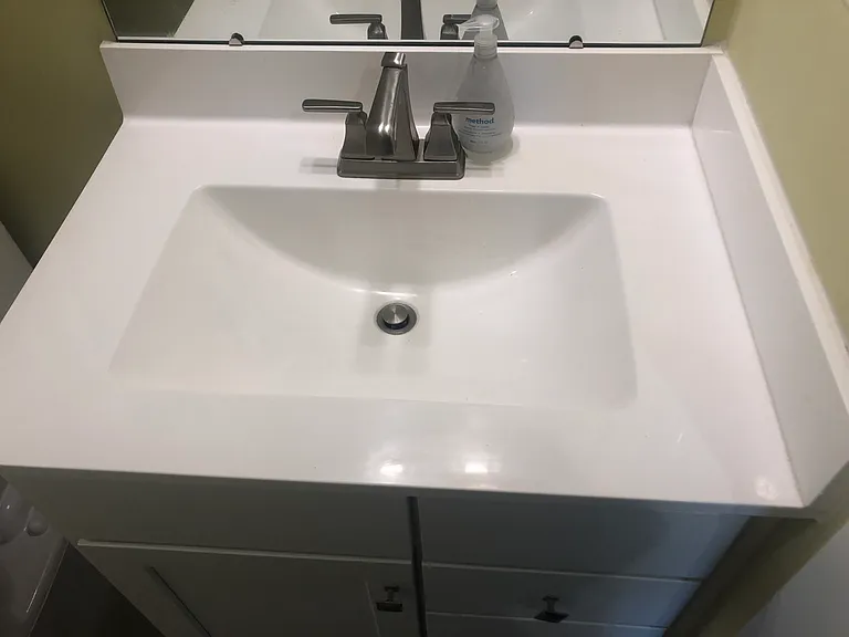 3rd floor hallway bath