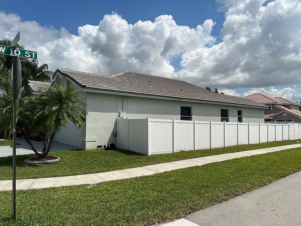 side view/ corner lot