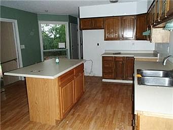 5th image of 722 W 4th Ave