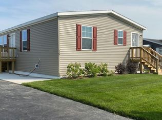 15 Blue Bird Ln, Beecher, IL 60401