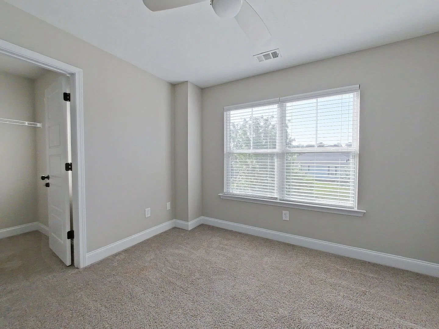 Whispering Pines 4 Bedroom 3.5 Bathroom Rental in Evans, Ga — Photo 3