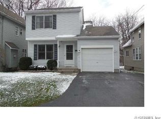 300 Chesterfield Dr, Rochester, NY 14612