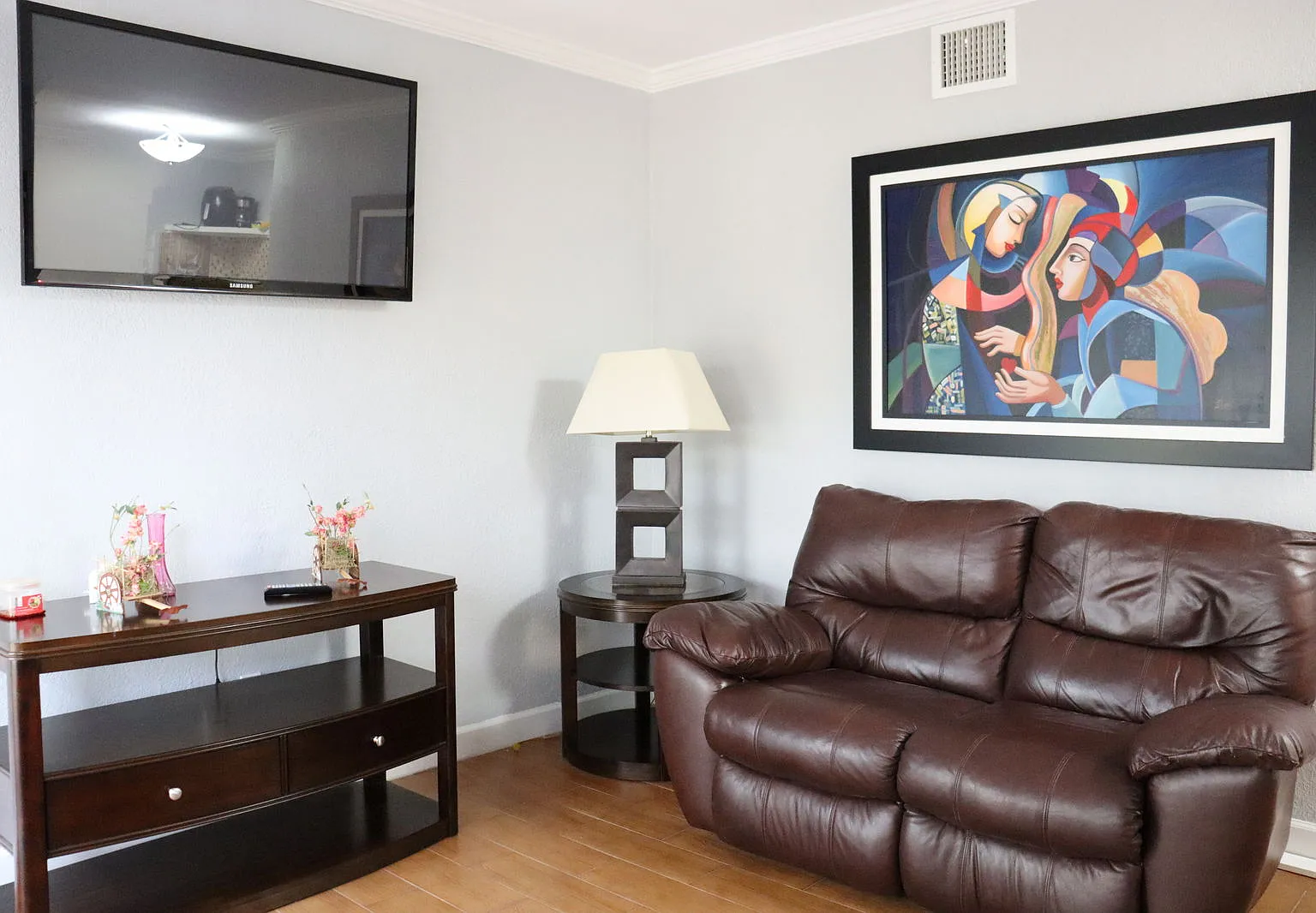 1 bed, 1.0 bath, 504 sqft, $1,899 — Photo 1