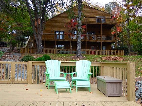 2nd image of 4081 Isle Of Pines Dr