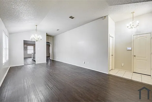 3 bed, 1666 sqft, $2,400 — Photo 4