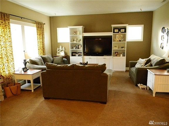 Wow! Sports, movies, game night or whatever you choose.