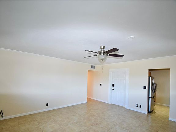 4th image of 1407 NE 56th St #20