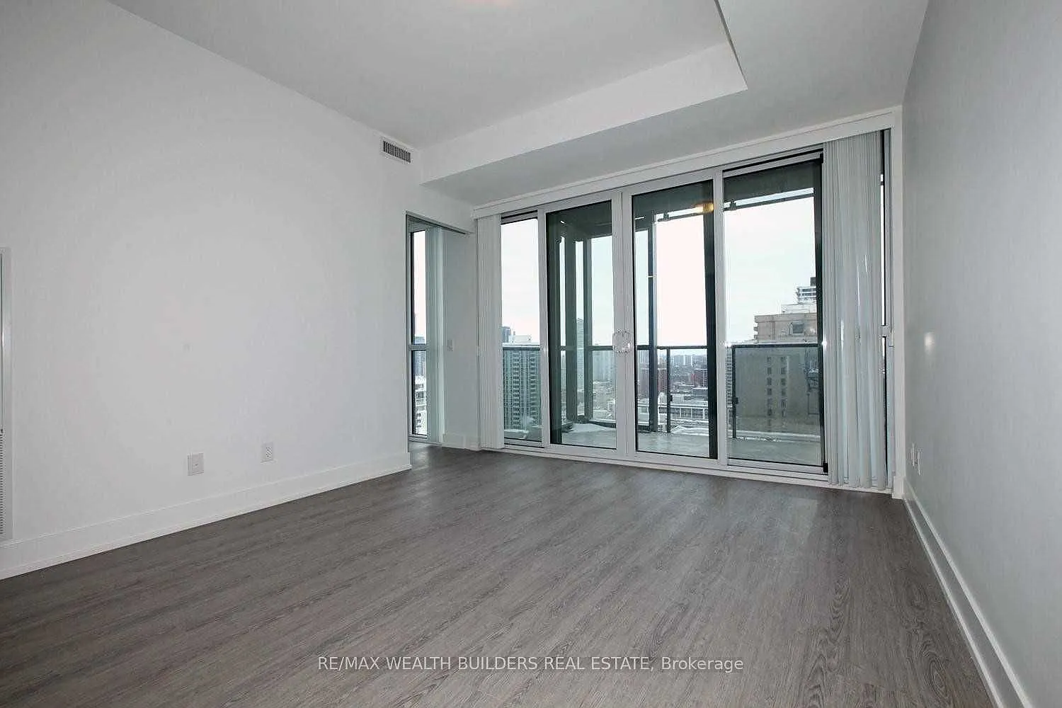 2 bed, $2,700 — Photo 4