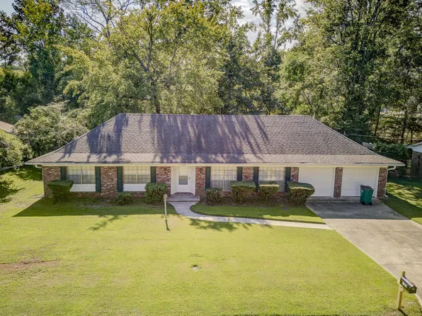 103 Lakewood Cir, Vicksburg, MS 39180