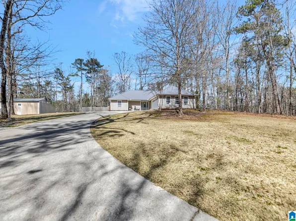 58 Sunny Meadows Dr, Talladega, AL 35160