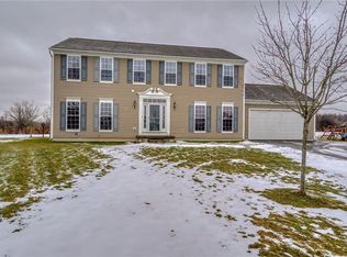 1518 Emma Ln, Farmington, NY 14425