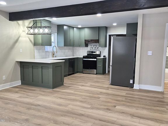 2nd image of 2430 Donna Rd