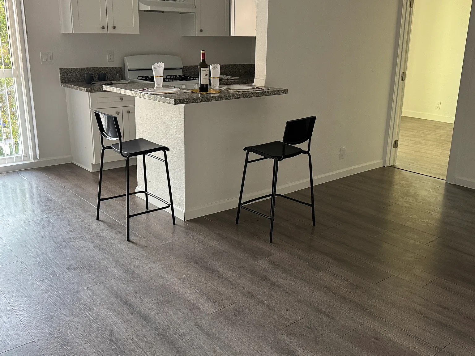 2 bed, 974 sqft, $2,095 — Photo 3