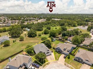 2701 Lynnwood Ct, Bryan, TX 77807