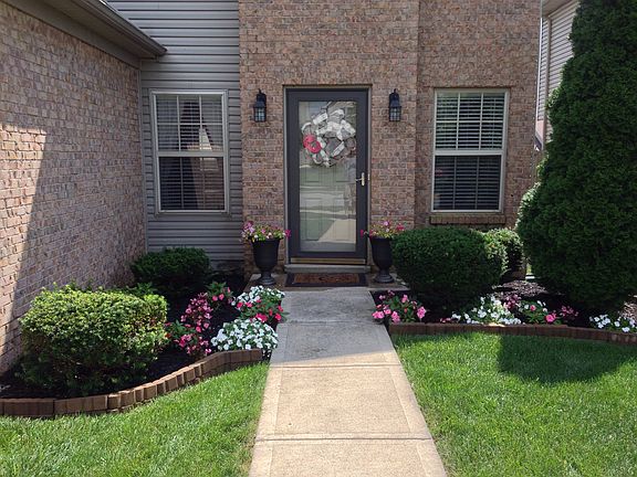 2nd image of 512 Wellington Gardens Dr