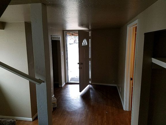 2nd image of 1097 E Willow Ave