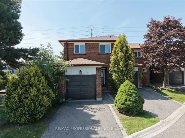 2687 Bromsgrove Rd #6, Mississauga, ON L5J 4C6