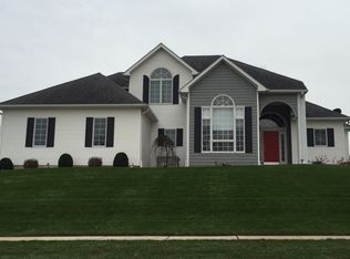 502 S 8th St, Le Claire, IA 52753