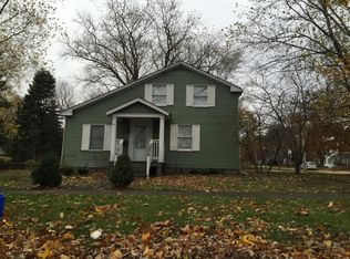 228 N 1st St, Geneva, IL 60134