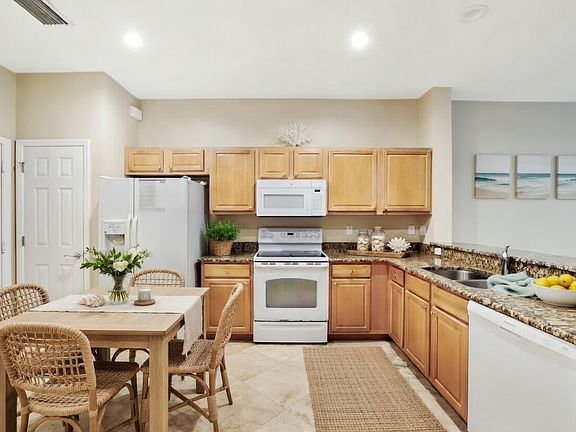 4th image of 15715 Marcello Cir #113