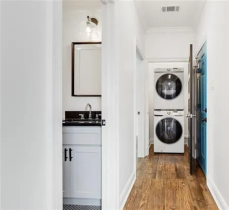 2 bed, 1.0 bath, 1648 sqft, $1,425 — Photo 2