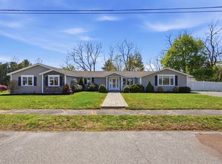 8 Lisa Rd, Peabody, MA 01960