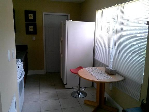 3rd image of 316 NW 16th Ave #1