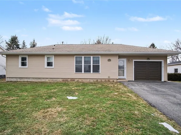 32 Tandoi Dr, Rochester, NY 14624