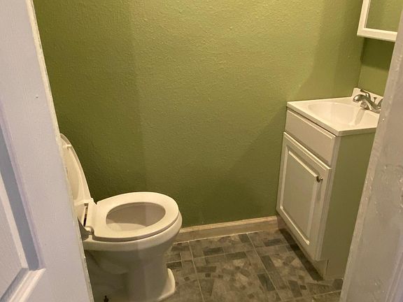 3rd image of 660 W Orange Ave