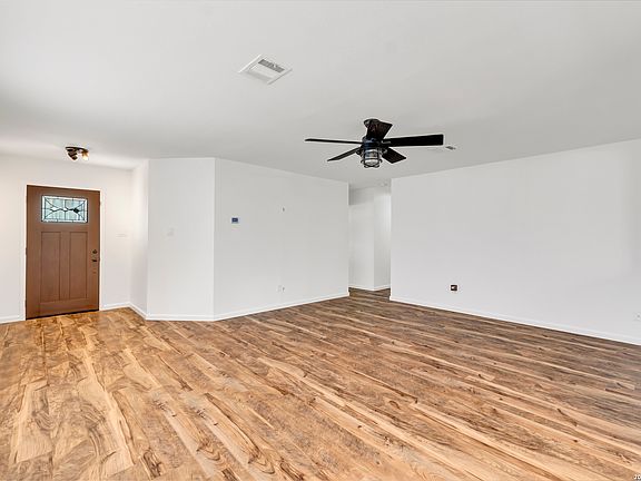 3rd image of 4527 Sherwood
