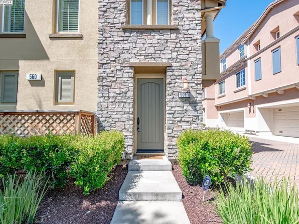 560 Dovecote Ln Unit 1, Livermore, CA 94551