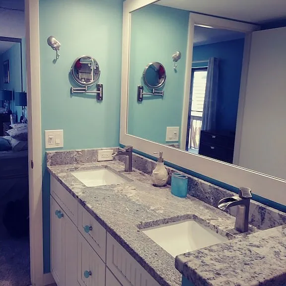 825 Center St #13C — Photo 22